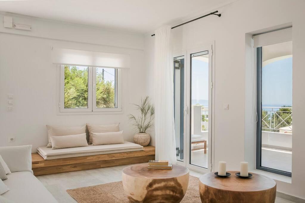 Lourdas White Villa Lourdata  Luaran gambar