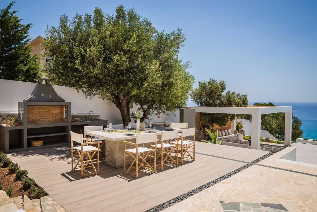 Lourdas White Villa Lourdata  Luaran gambar