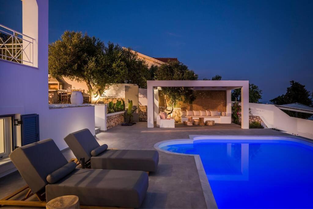 Lourdas White Villa Lourdata  Luaran gambar