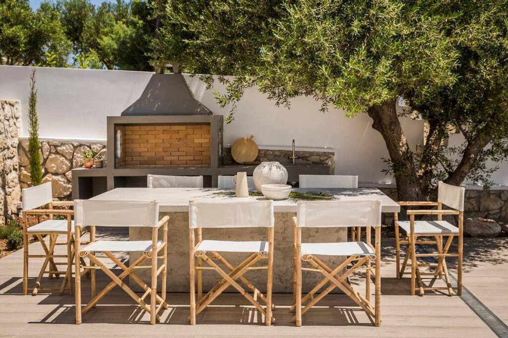Lourdas White Villa Lourdata  Luaran gambar