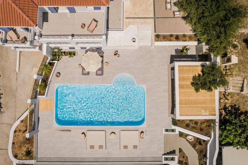 Lourdas White Villa Lourdata  Luaran gambar
