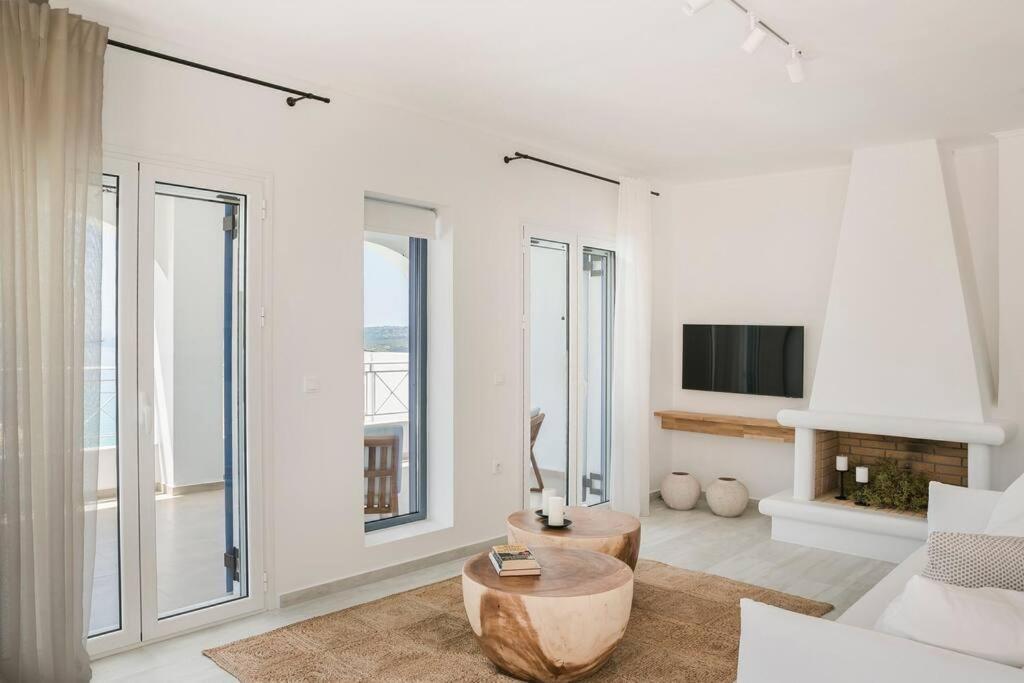 Lourdas White Villa Lourdata  Luaran gambar